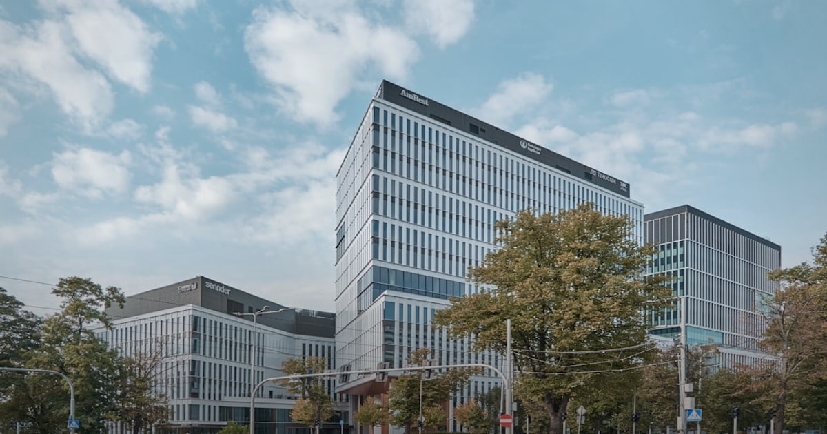 Charlotte Homeowners Revolt Against Data Center Sprawl as Council Considers Development Freeze
