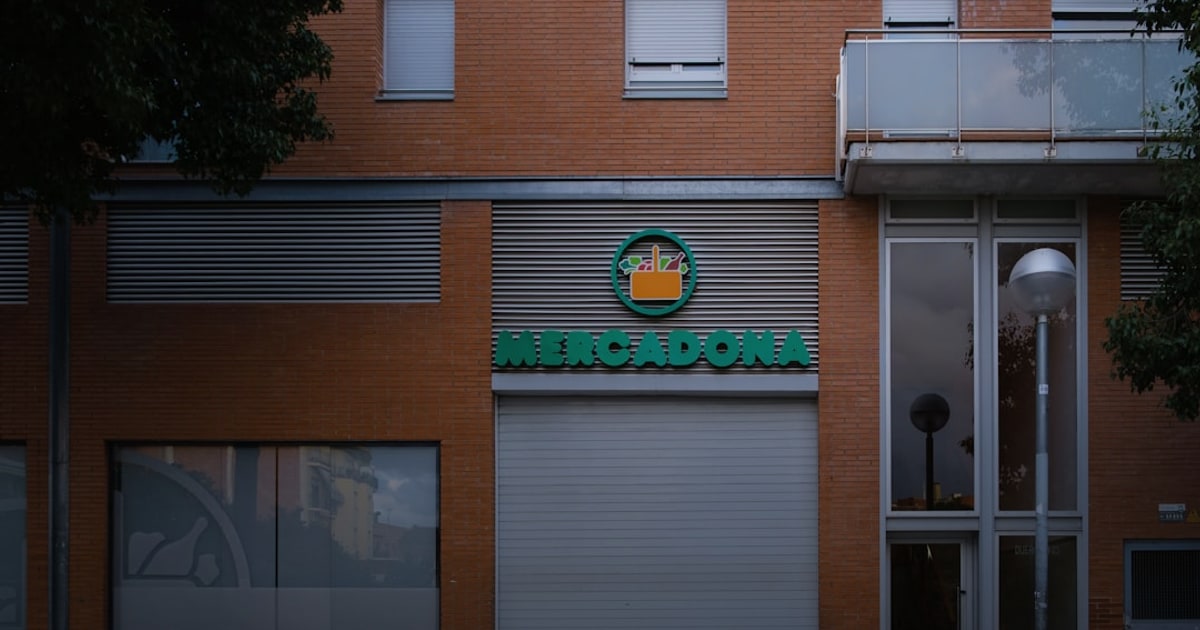 Consumer Spending Surges Across Retail Categories Despite Gasoline Price Pressures