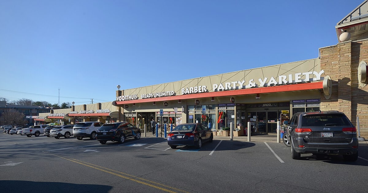 Nearly 16,000-Square-Foot Michigan Retail Strip Center Trades Hands in Cedar Springs