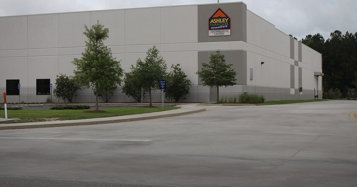 Organic Grocery Chain Sprouts Farmers Market Takes Anchor Position at Savannah's Crossroads Shopping Center